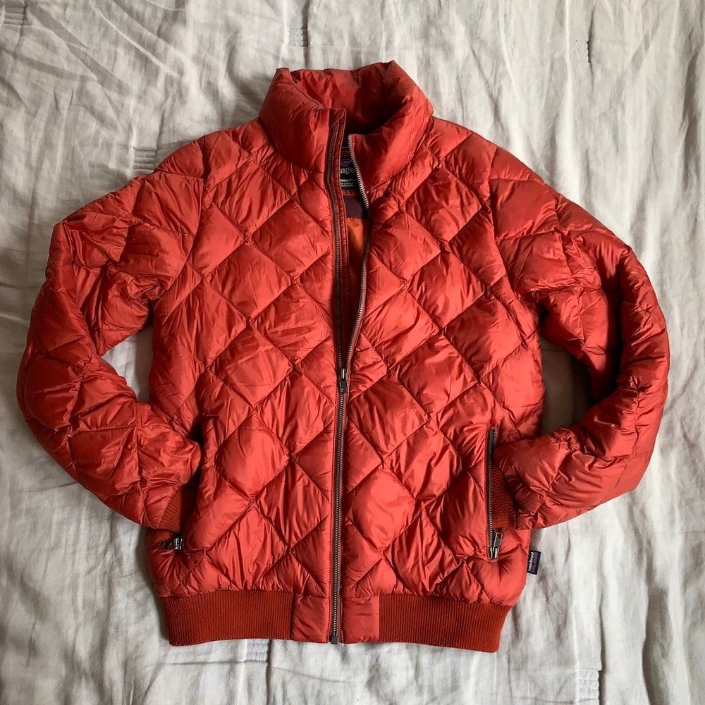 Patagonia puffer jacket - women's S